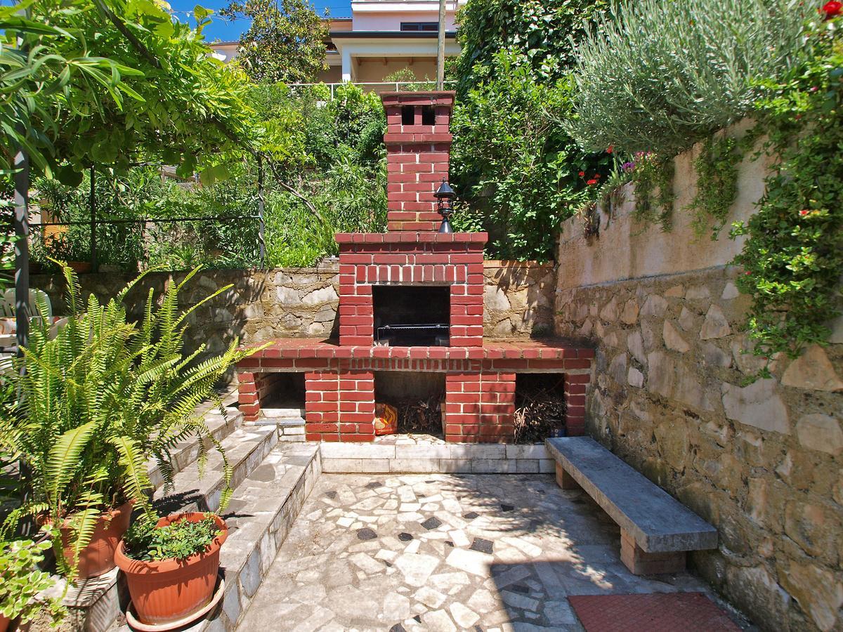 Apartments And Room Rabac 155 Bagian luar foto